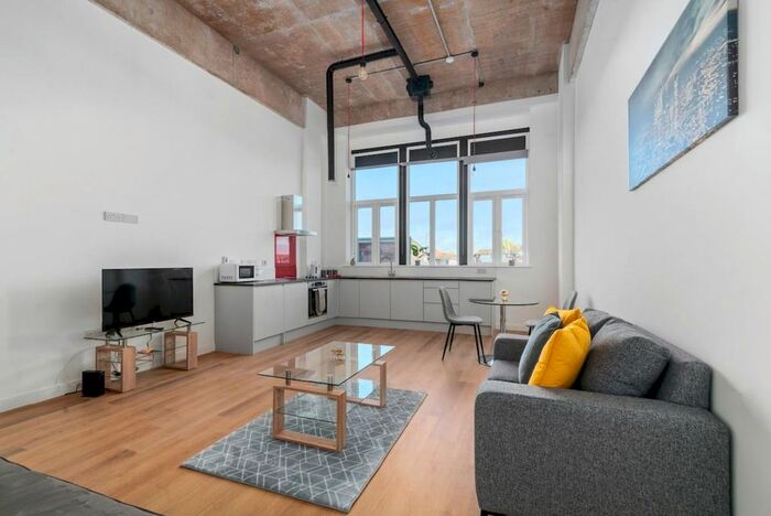 1 Bedroom Flat To Rent In High Street, West Bromwich B70