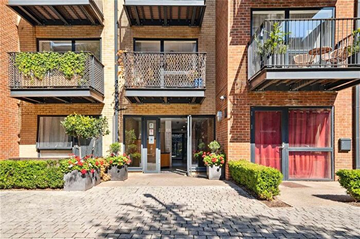 2 Bedroom Flat To Rent In Carney Place, Brixton, SW9