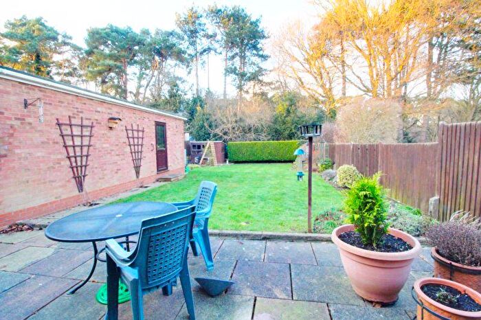 2 Bedroom Detached Bungalow To Rent In Brookside Crescent, Cuffley, EN6