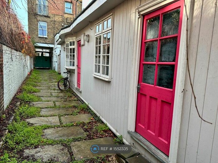 2 Bedroom Bungalow To Rent In Combermere Road, London, SW9