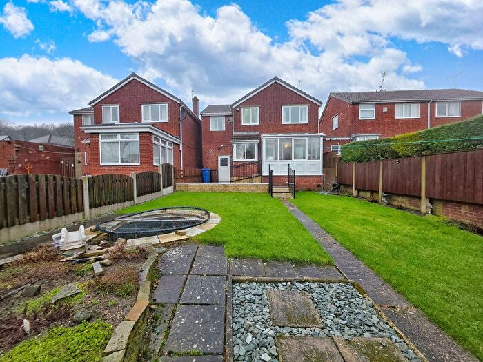 4 Bedroom Detached House For Sale In Hall Royd Walk, Silkstone Common, Barnsley, S75