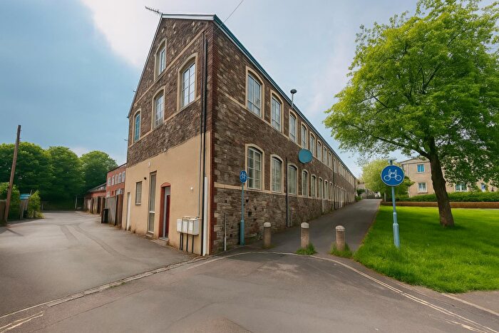 2 Bedroom Flat To Rent In B Hudds Vale Road, Bristol, BS5