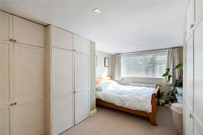 3 Bedroom Flat To Rent In Keston Road, London, SE15