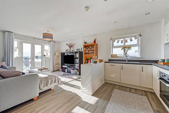 2 Bedroom Flat For Sale In Harebell Road, Andover, SP11
