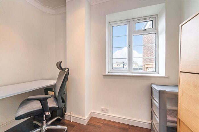 1 Bedroom Flat To Rent In Regency Lodge, Adelaide Road, NW3