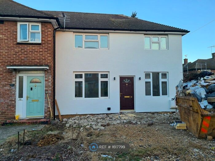 3 Bedroom End Of Terrace House To Rent In Barton Way, Borehamwood, WD6