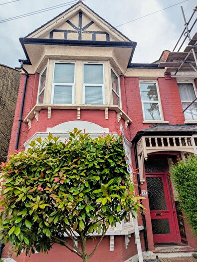 1 Bedroom Flat To Rent In Windsor Road, Palmers Green, N13