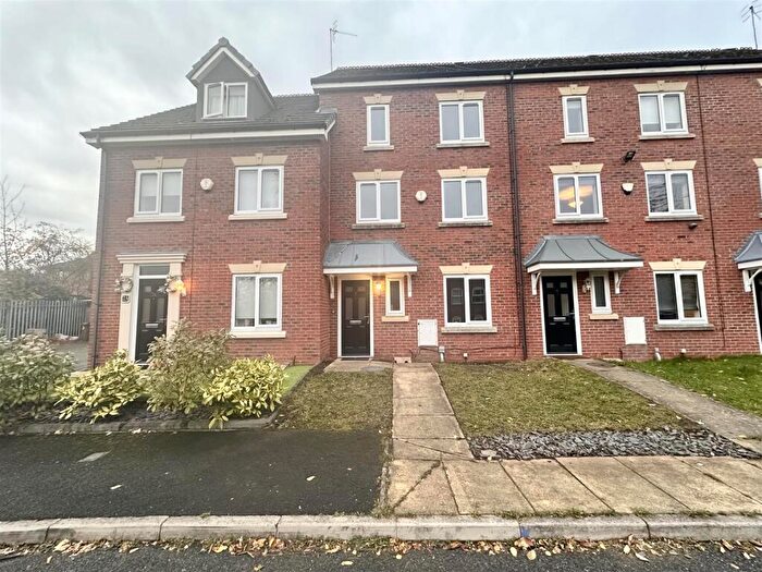 3 Bedroom Town House To Rent In The Ridings, Prenton, CH43