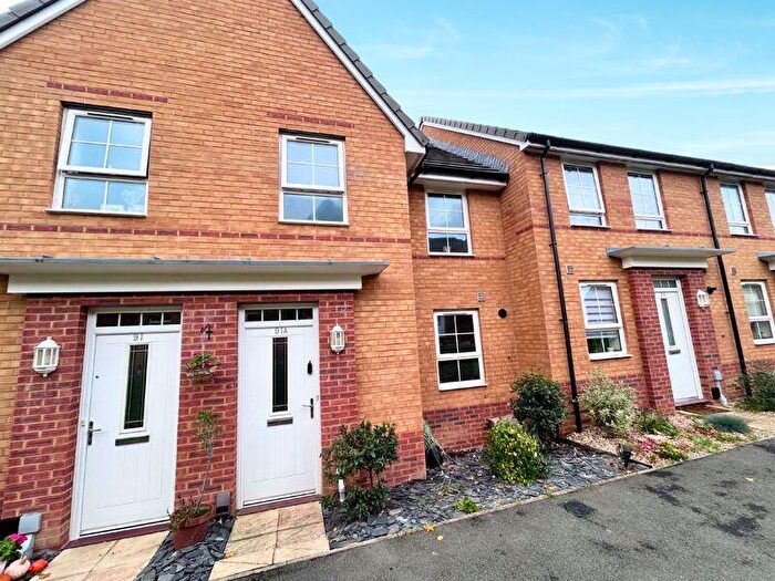 3 Bedroom Semi-Detached House For Sale In Captains Parade, East Cowes, PO32