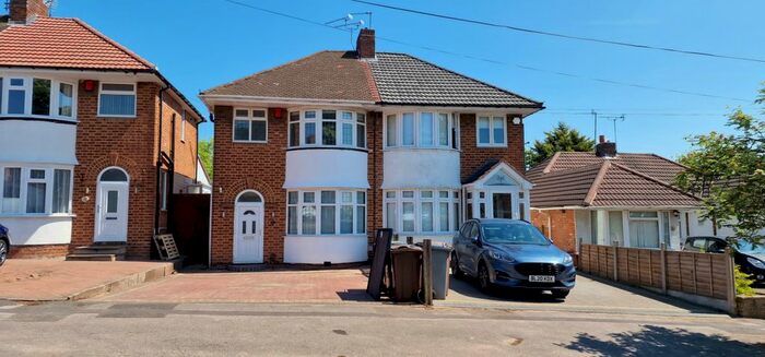 3 Bedroom Semi-Detached House To Rent In Marcot Road, Solihull, B92