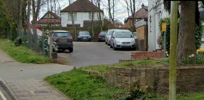 Garage / Parking To Rent In The Approach, Orpington, Kent, BR6