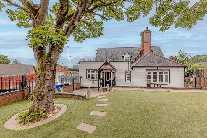 3 Bedroom Detached House For Sale In Critchlow Court, Stoke-On-Trent, ST3