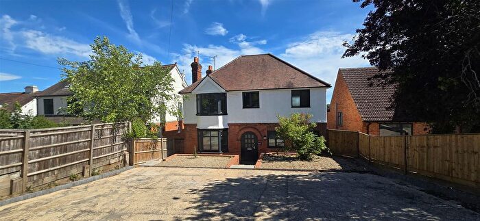 4 Bedroom Detached House To Rent In Henley Road, Caversham, Reading, RG4