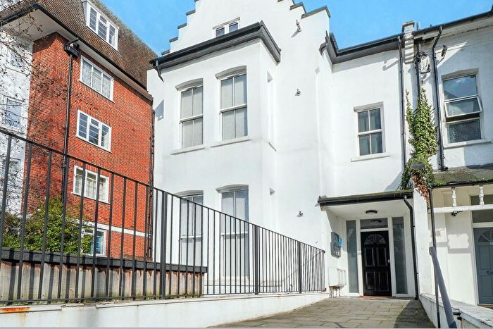 2 Bedroom Flat To Rent In Shoot Up Hill, Kilburn /West Hampstead, NW2