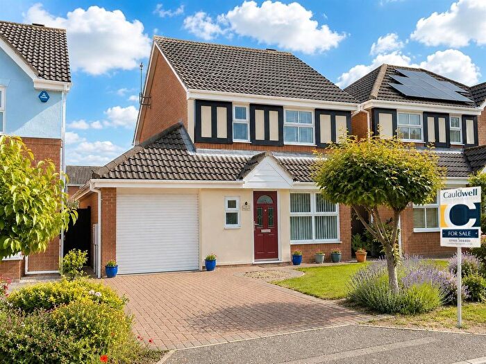 3 Bedroom Property For Sale In Evelyn Place, Bradville, Milton Keynes, MK13