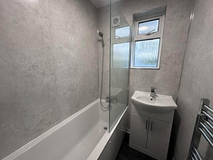 3 Bedroom Flat To Rent In London Road, Thornthon Heath, Croydon, CR7