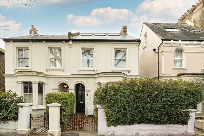 4 Bedroom Semi-Detached House To Rent In Mansell Road, London, W3