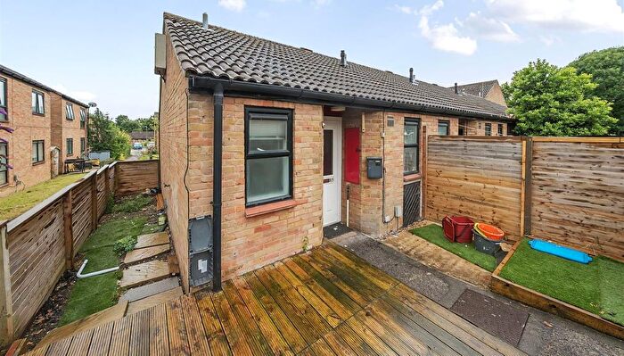 1 Bedroom Bungalow For Sale In Blakeney Road, Stevenage, Hertfordshire, SG1
