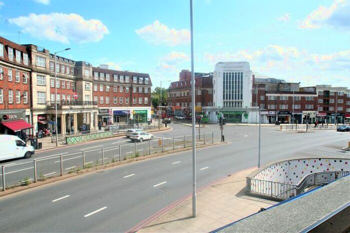 2 Bedroom Flat To Rent In Vivian Avenue, London, NW4