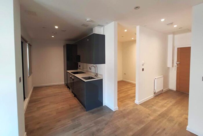 Apartment To Rent In Woking, Surrey, GU21