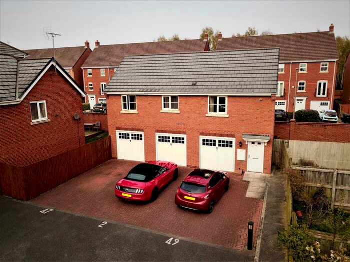 2 Bedroom Flat To Rent In Millfield, Neston, CH64