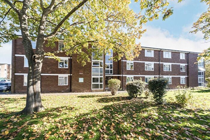 2 Bedroom Flat To Rent In Haylett Gardens, Anglesea Road, Kingston Upon Thames, KT1