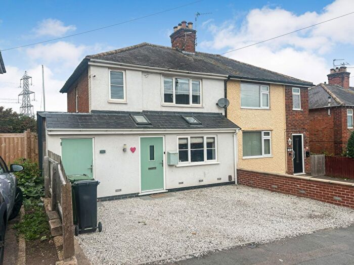 5 Bedroom Semi-Detached House For Sale In Hawcliffe Road, Loughborough, LE12