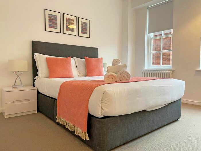 1 Bedroom Serviced Flat To Rent In Dolphin Square, London SW1V