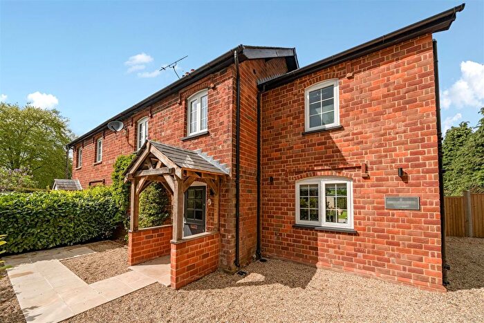 4 Bedroom Semi-Detached House For Sale In Newark Lane, Ripley, Woking, GU23