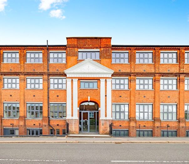 3 Bedroom Flat For Sale In Whippendell Road, Watford, WD18