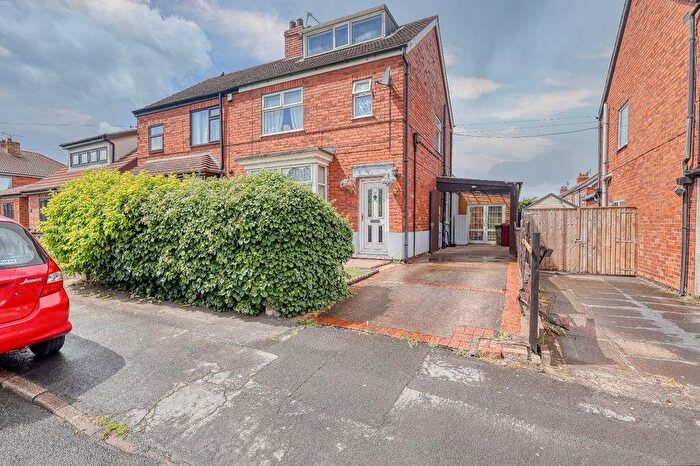 3 Bedroom Semi-Detached House For Sale In Collinson Avenue, Scunthorpe, DN15