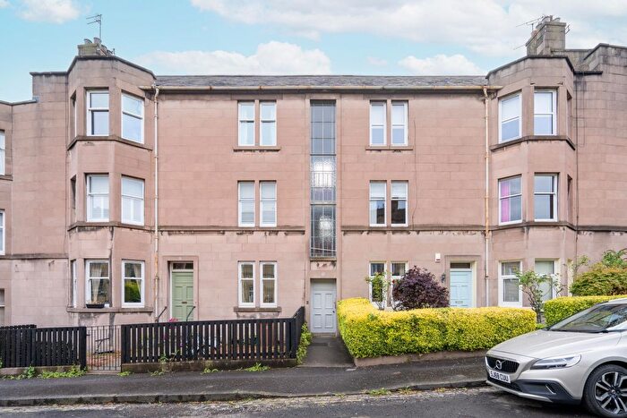 3 Bedroom Flat To Rent In Learmonth Crescent, Edinburgh, EH4