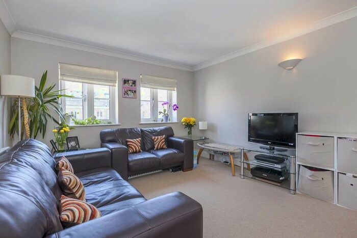 2 Bedroom Flat To Rent In Anderson Square, Islington, N1