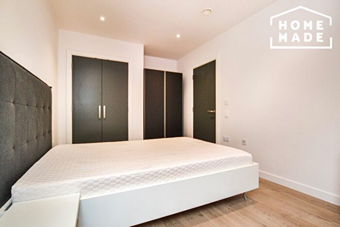 2 Bedroom Flat To Rent In Bridge House, Stratford, E20