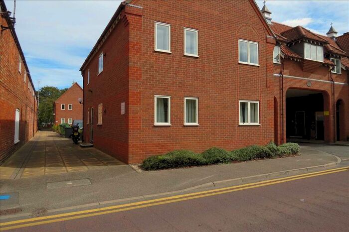 2 Bedroom Flat To Rent In Berkeley Court, Sleaford, NG34