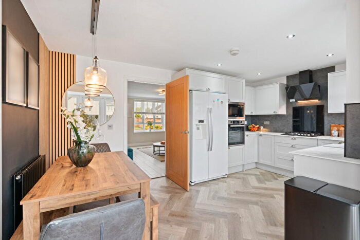 4 Bedroom Detached House For Sale In Lang Drive, Inchcross, Bathgate, EH48