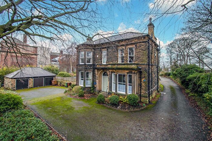 4 Bedroom Property To Rent In Cathedral Close, Wakefield, WF1