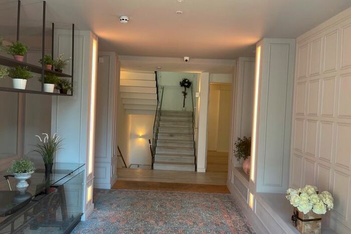 Studio To Rent In Loftus Road, Hammersmith, W12