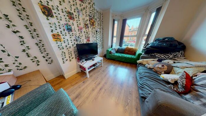 6 Bedroom Terraced House To Rent In Hessle Place, Hyde Park, Leeds, LS6