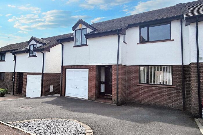 4 Bedroom Semi-Detached House For Sale In Maplewood Gardens, Lancaster, LA1