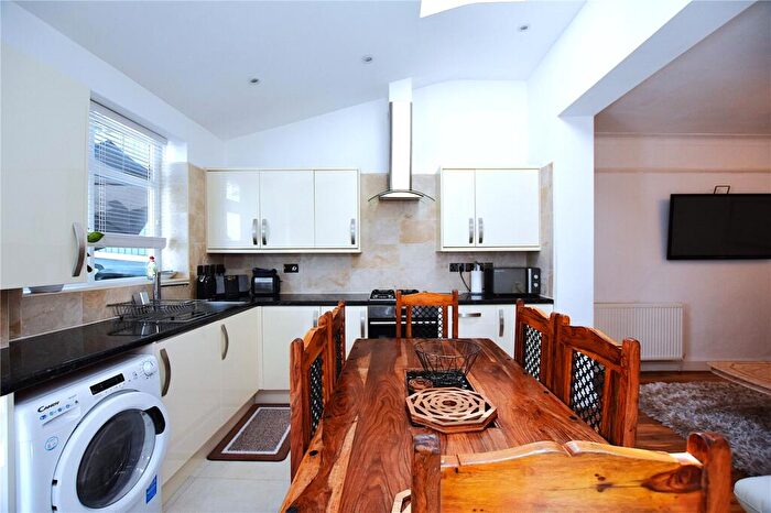 5 Bedroom Terraced House To Rent In Hythe Road, Thornton Heath, CR7
