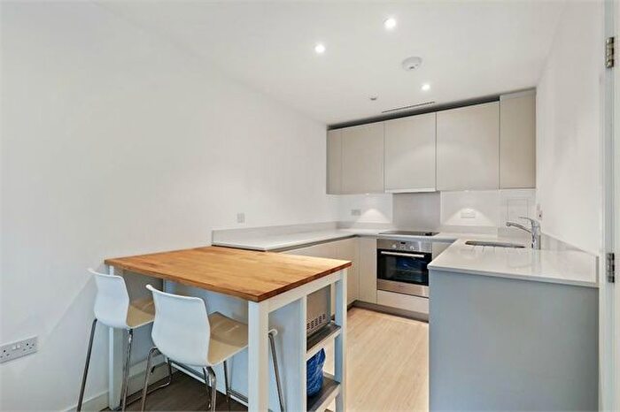 1 Bedroom Flat To Rent In Tennyson Apartments, Croydon, CR0