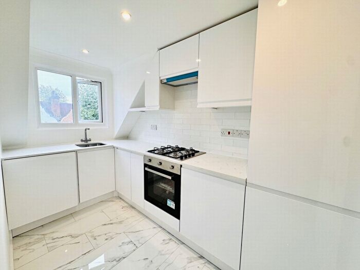 1 Bedroom Flat To Rent In Blenheim Gardens, Willesden Green, NW2
