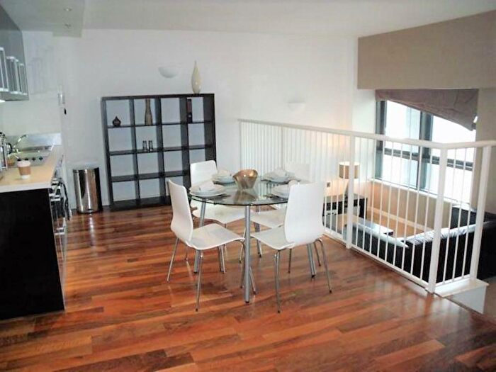 2 Bedroom Flat To Rent In Whitehall Waterfront, Riverside Way, Leeds, LS1