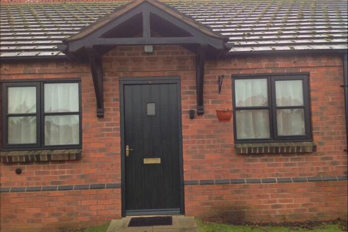 2 Bedroom Bungalow To Rent In Willow Cottages, Farndon Road, Newark, Nottingham, NG24