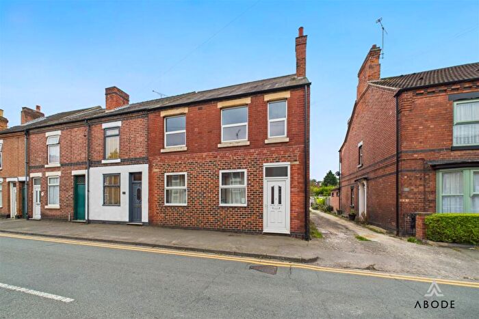 4 Bedroom End Of Terrace House For Sale In Bearwood Hill Road, Burton-On-Trent, DE15