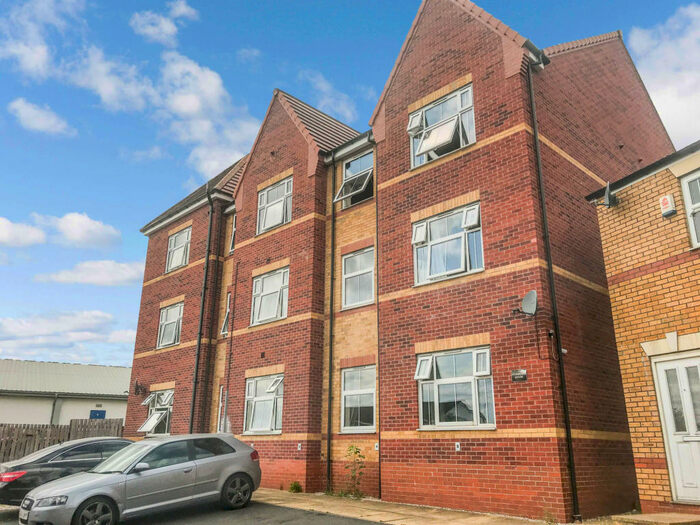 2 Bedroom Flat To Rent In Stonegate House, Stonegate Mews, Doncaster, South Yorkshire, DN4