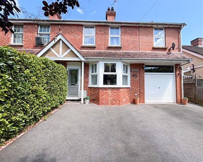 4 Bedroom Semi-Detached House For Sale In Horebeech Lane, Horam, TN21