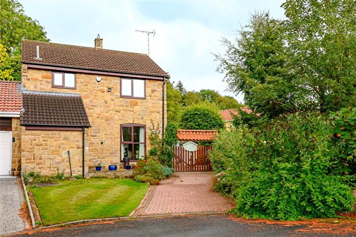 3 Bedroom Detached House For Sale In Cornmill Close, Bardsey, LS17