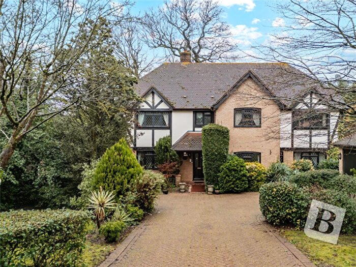 5 Bedroom Detached House For Sale In Tall Trees Close, Emerson Park, RM11